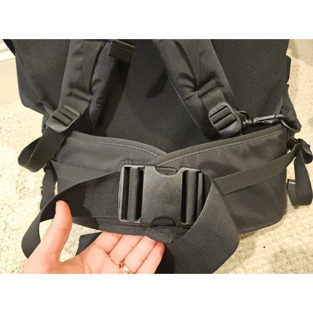 JANSPORT Hiking BACKPACK With Removable Day Pack Black Internal Frame EUC‎ Tall